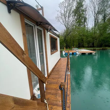 Floating Dream Sky Botel *